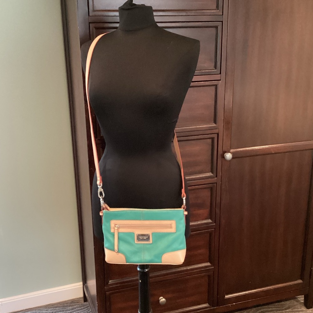 Tignanello Crossbody leather bag with card slots and zippered compartments. - Picture 2 of 14